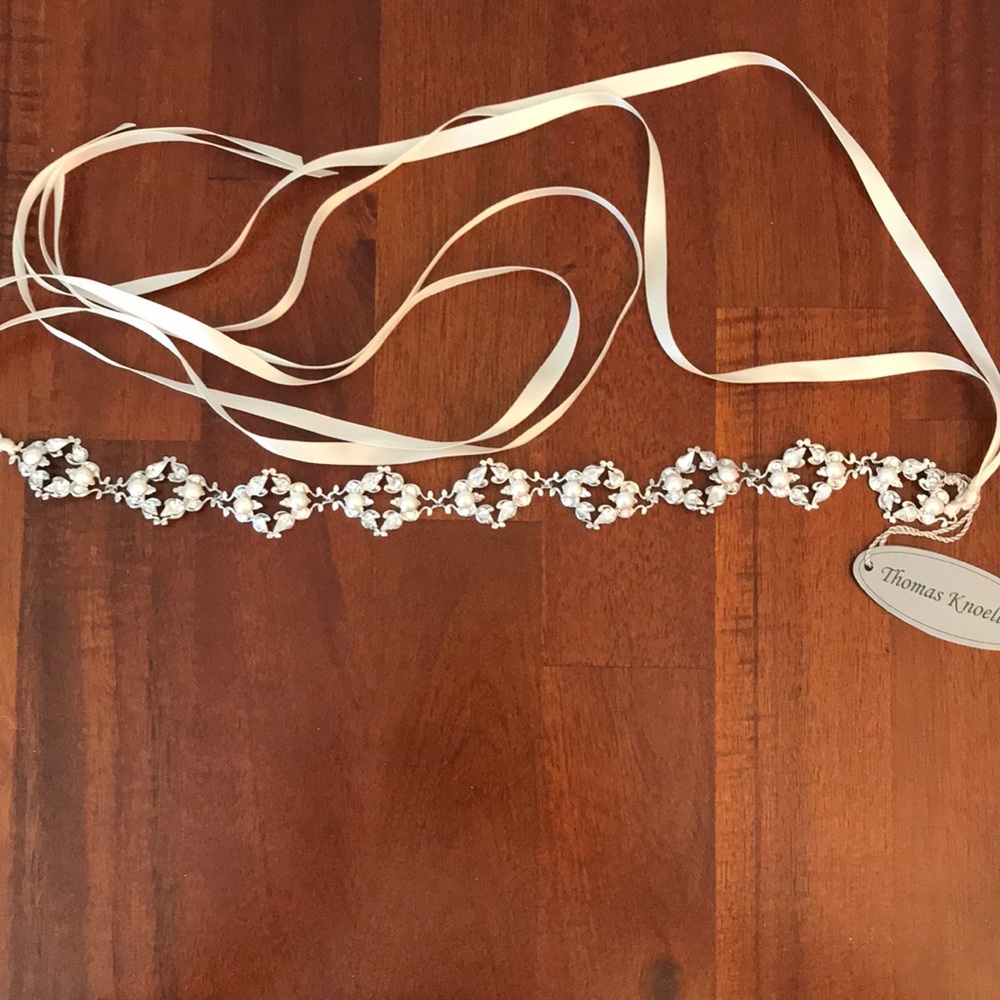 Thomas Knoell Vincenza Wedding Headpiece